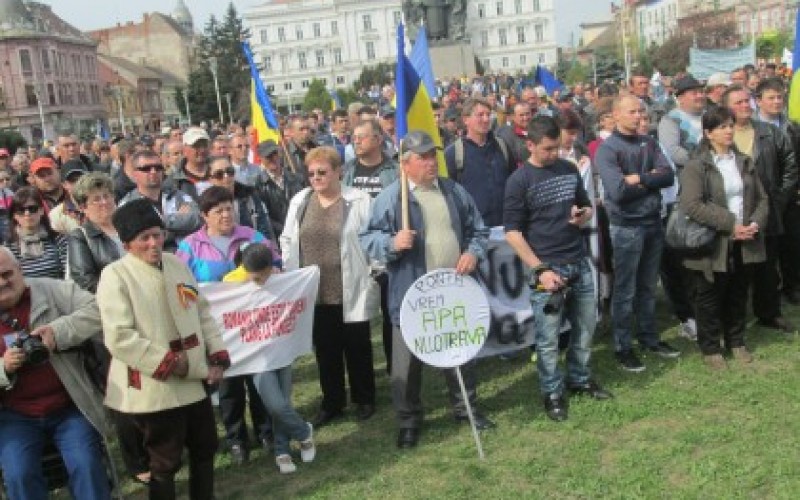 Közel ezren tüntettek Aradon a palagáz ellen: Kisiratos az élen