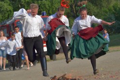 Tűzugrásra hívta a pécskaiakat a Búzavirág [VIDEÓ]