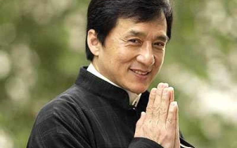 Jackie Chan nem jön Aradra