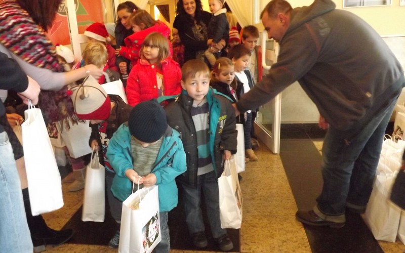 Megjött a Mikulás az aradi magyar gyerekekhez [VIDEÓ]