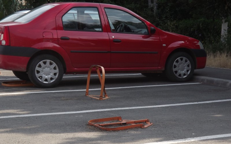 Emeletes parkolók a nagyobb lakónegyedekben