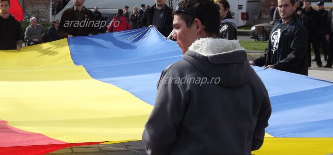 A szélsőséges Noua Dreaptă cafatokra tépegeti pólóját