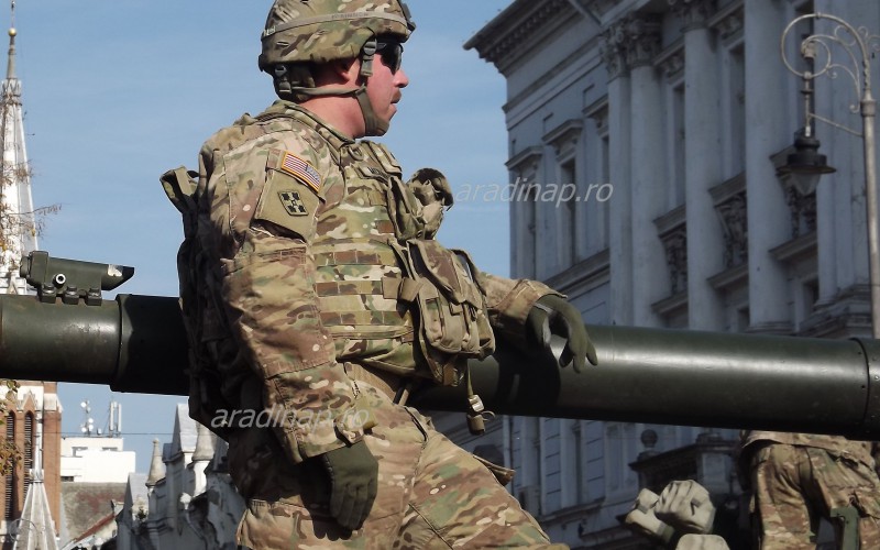 Fegyverpörgetés és dixi a hadsereg napján [VIDEÓ]