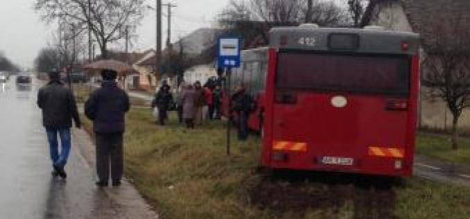 Buszbaleset Kisszentmiklóson