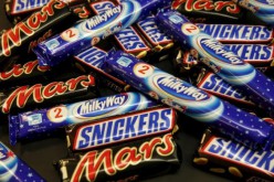 Harminc tonna Mars, Snickers és Bounty csokiszeletet vonnak ki Romániából