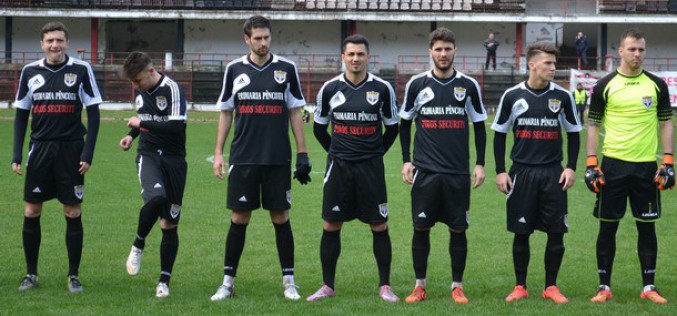 Spionokkal a tribünön: Pankota-Chindia 0-0