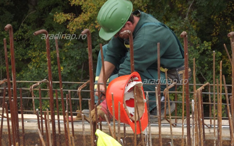 Bővülő ipar, csökkenő munkanélküliség, pozitív külkereskedelemi mérleg