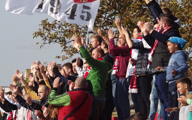 UTA-pofátlanság: az „elvtársaknak” ingyen, a hétköznapiaknak pénzért