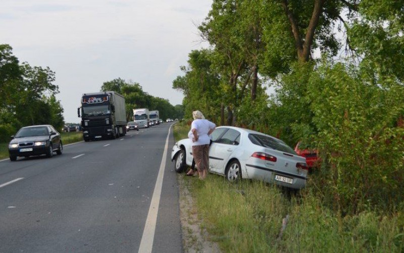 Két autót golyózott ki