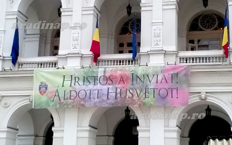 Húsvéti üdvözlet magyarul az aradi Városházán