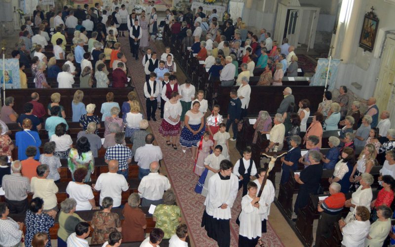 A 130 éves pécskai templom búcsúját ünnepelték