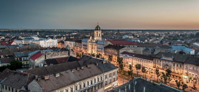 Kicsit mókáztak egymással, aztán megszavazták a drágításokat