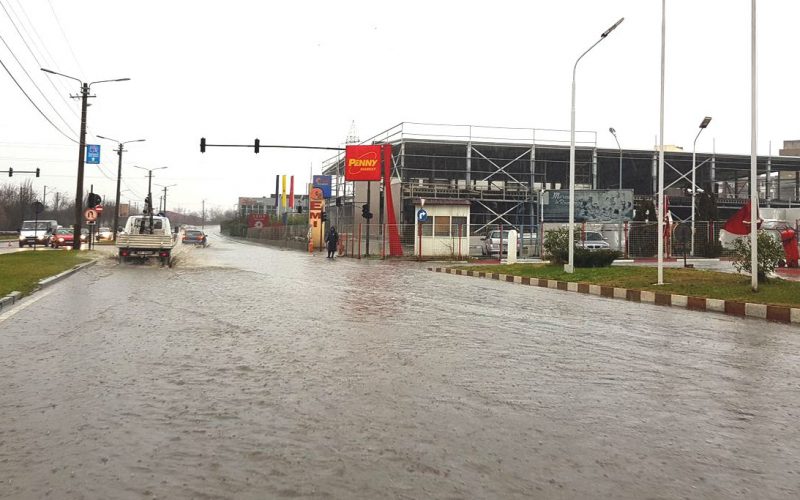 Esőmérleg: utcákat kellett lezárni