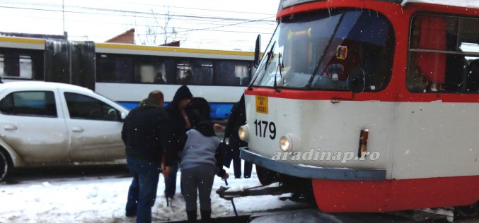 Becsődölt a CTP: villamosvezető nők takarították a váltót