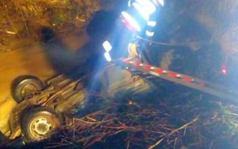 Személyautó a patakban: se tulaj, se áldozat