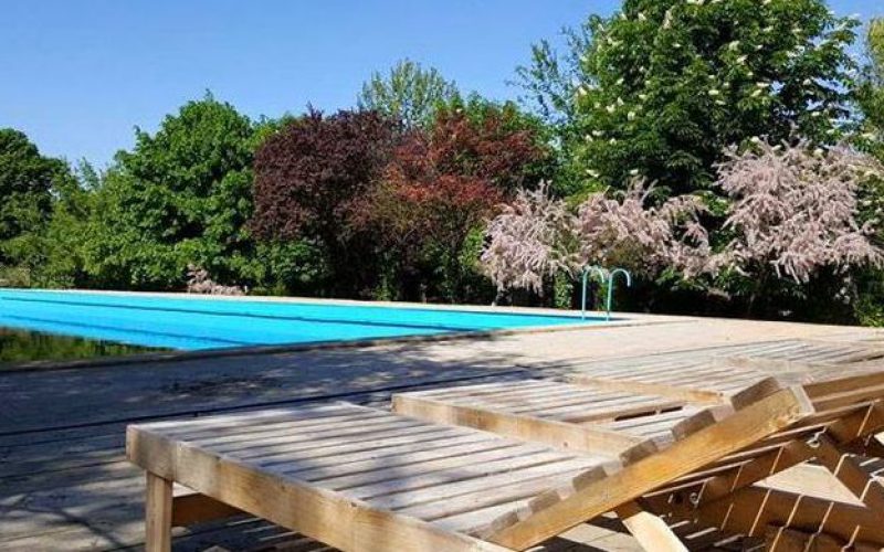 Kisiratoson borjúpörkölttel, friss kenyérrel várják a gasztroturnézókat