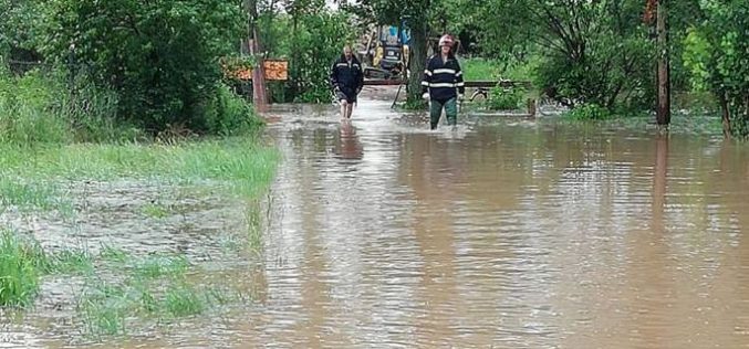 Utcai folyó Szépfaluban