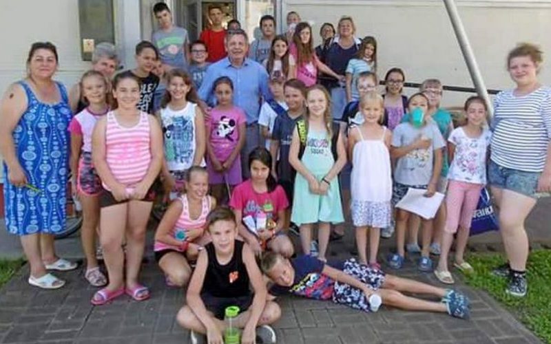 Kölyökszínház táborzáró előadás Pécskán