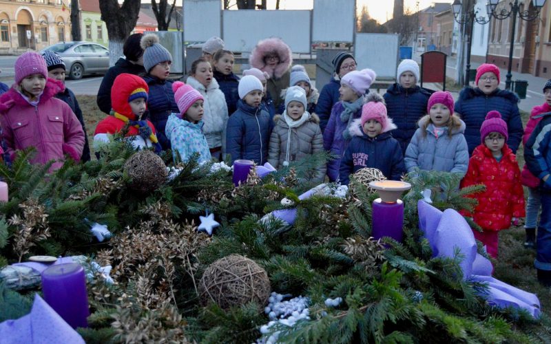 Adventi gyertyagyújtás Pécskán