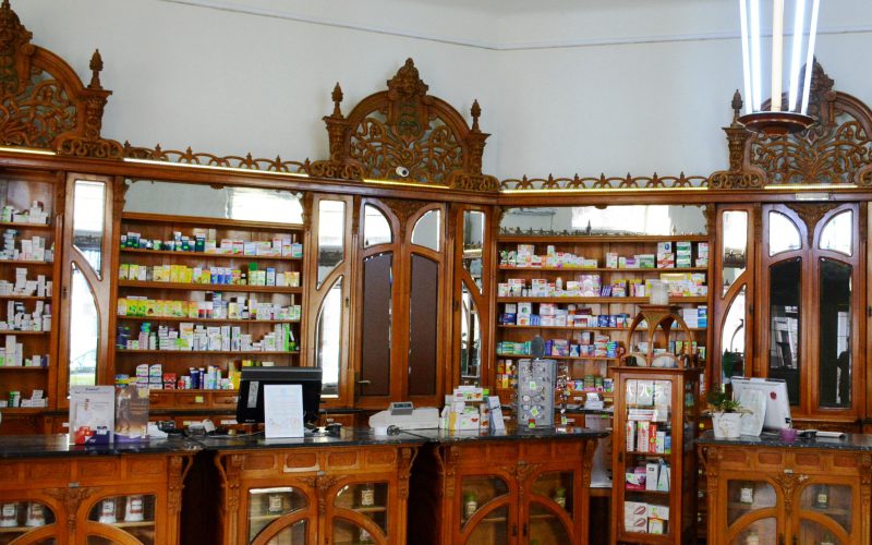 Kötetbemutató: az aradi gyógyszertárak története