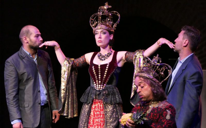 A Színházzal teli hónap első előadása: Rosencrantz és Guildenstern halott