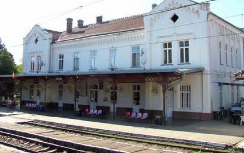 Kezdődik a radnai és sobosini vasútállomások felújítása