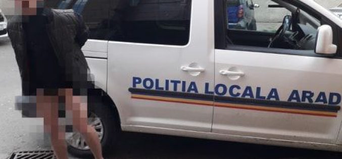 Szerszámát villantva meztelenül futkározott a belvárosban