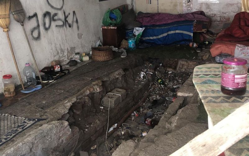 Hajléktalanokat rámoltak ki egy belvárosi garázsból