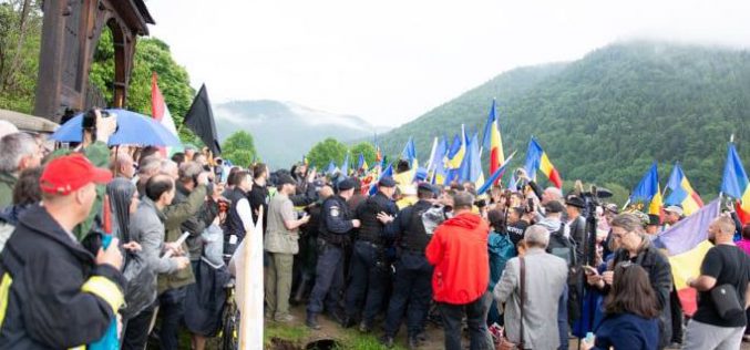 Holnap Csíkszeredában tüntetnek az úzvölgyi temetőért