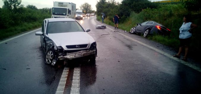 Frontális ütközés Vinga és Ság között