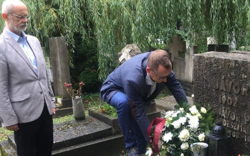 Bognár Levente és Szabó Mihály megkoszorúzta Jávor Pál sírját Budapesten