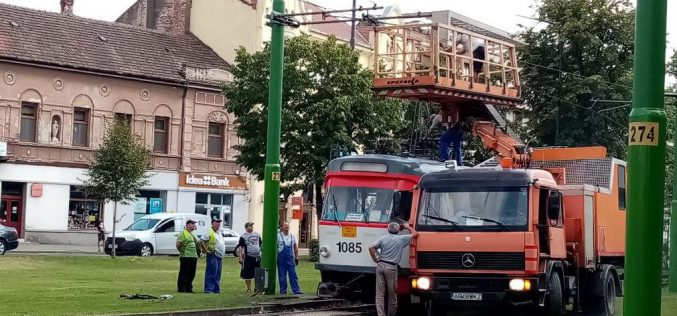 Leszakította a felsővezetéket: megbénult a villamosközlekedés