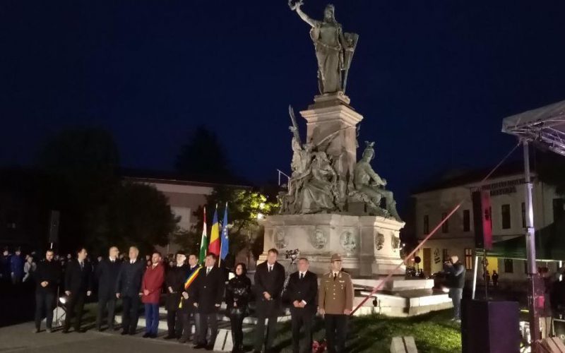 Megemlékezés és koszorúzás a Szabadság-szobornál