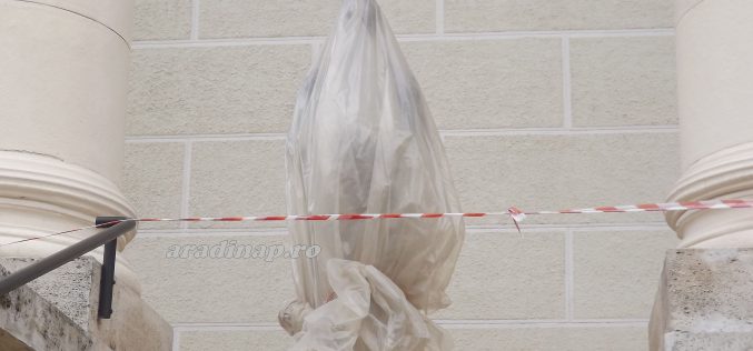 Ha ex-polgi nem késik: szombaton 18.00 órakor avatják a Szántay-szobrot