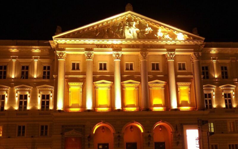 Kezdődik a nagyszínház külső felújítása