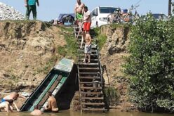 Pécska: tűzoltók mentették meg az elsüllyedt bárkát