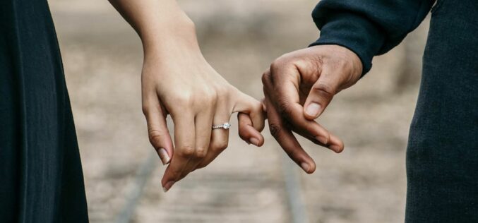 Valentine’s Day: valljanak szerelmet a Városháza előtt