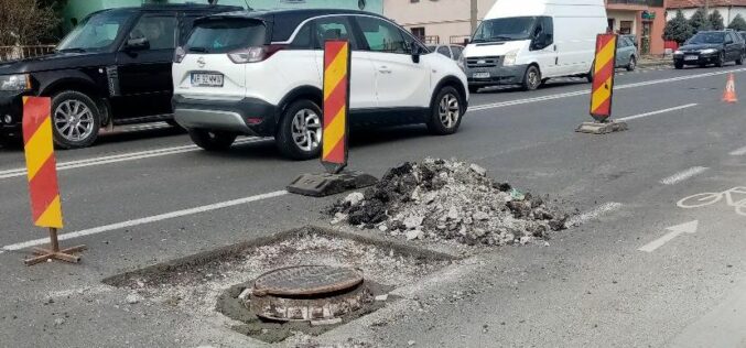 Mosóczon idén is nekifutottak a csatornafedőknek