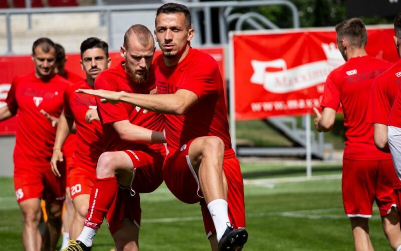 Önjégtörés: UTA-Gaz Metan 1-0