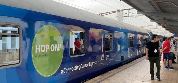 Éjfél után érkezik Aradra a Connecting Europe Express szerelvénye