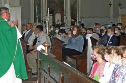 Ifjúsági szentmise Pécskán