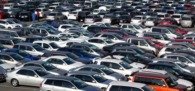 Csökken az autóvásárlási kedv