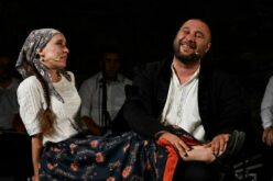 Magyarországi turnén az Aradi Kamaraszínház