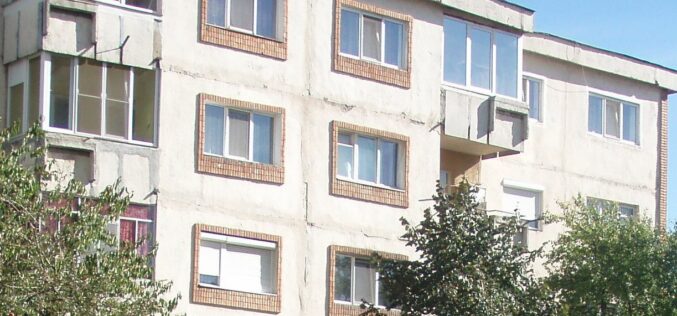 További kilenc panelházat szigetelnek