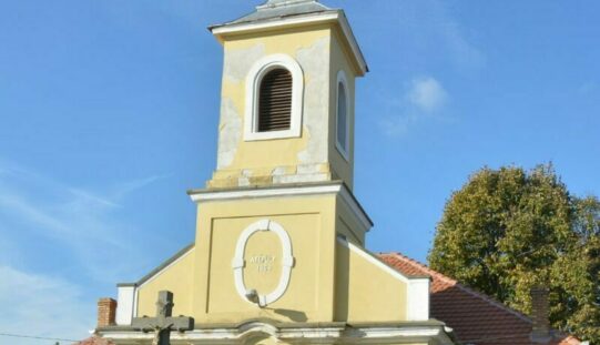 Pécskán megszentelik a néhai pedagógusok emléktábláját