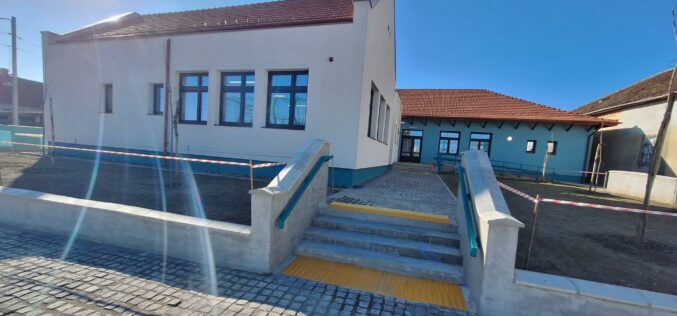 Még egy felújított iskola Pécskán