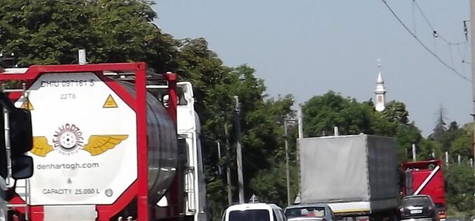 Több tucat teherautó-sofőrt büntettek