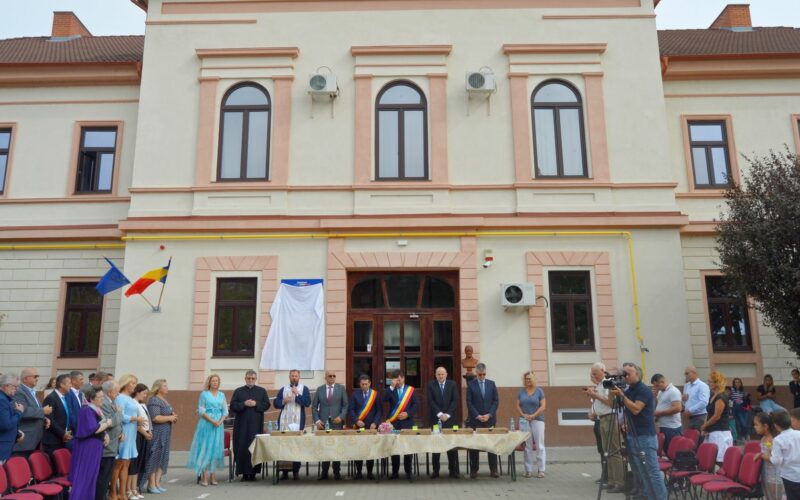 Nevet kapott a pécskai magyar iskola