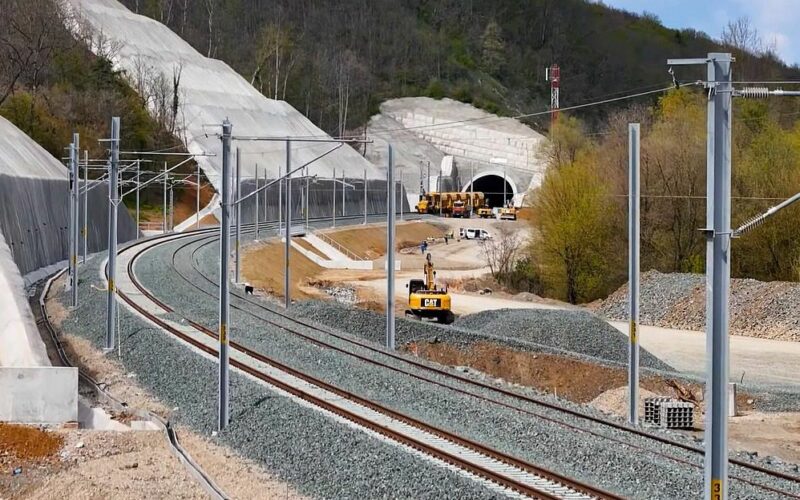 Hét év kellett a 600 méteres berzovai vasúti alagút átadásához