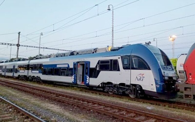 Kürtösön a második PESA-vonat: érkezik még 60